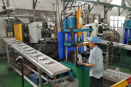 zinc die casting machine